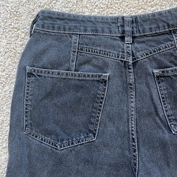 BDG Washed Black High-Waist Mom Jeans Size 30 - Picture 2 of 9
